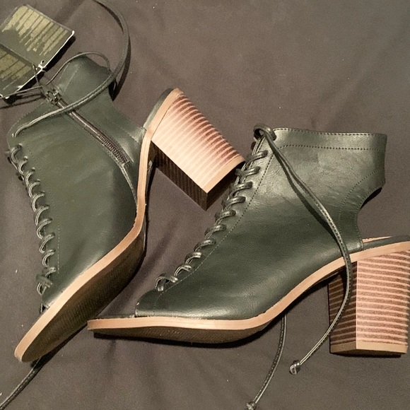 Forever 21 Lace up Peep Heel/Toe Booties - Picture 3 of 8